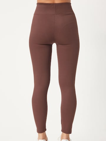 Skinny Leggings di Happiness İstanbul in marrone