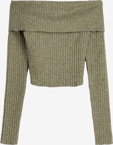 Bershka Sweater in Green: front