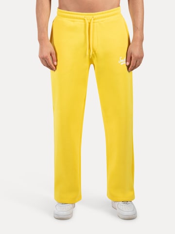 Smilodox Loose fit Trousers in Yellow: front