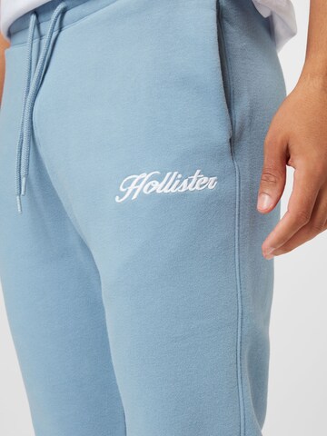 HOLLISTER Tapered Broek in Blauw