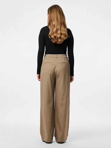 Regular Pantalon à pince 'PCBUBBLES' PIECES en marron