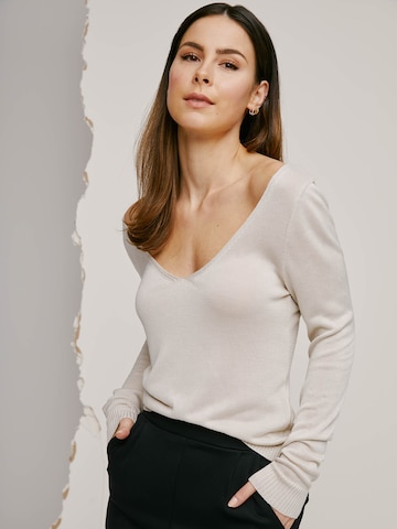 A LOT LESS - Pullover 'Mara' em branco: frente