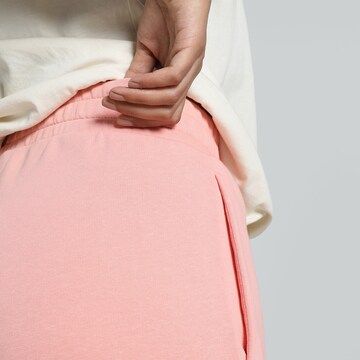 Loosefit Pantalon de sport 'ESS No. 1' PUMA en rose