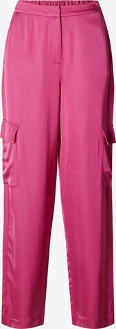 SELECTED FEMME Loose fit Cargo Pants in Pink: front