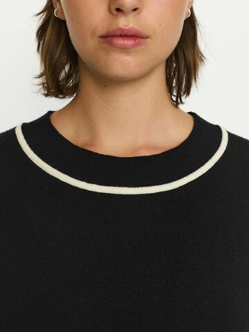 Soft Rebels Neulepaita 'SRFlora' värissä musta