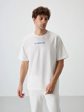 Tommy Life T-Shirts in Weiß: Vorderseite