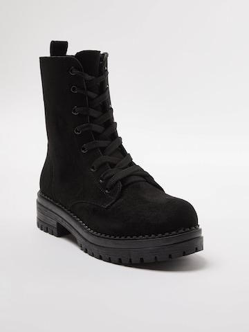 Trendyol Lace-up bootie in Black