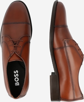 BOSS Black Buty sznurowane 'Colby' w kolorze brązowy