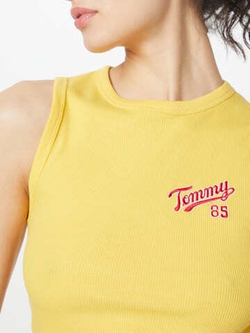 Tommy Jeans Top z dzianiny 'College' w kolorze żółty