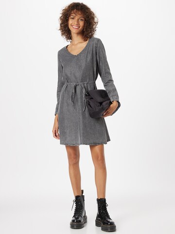 Robe 'BEA' ONLY en gris