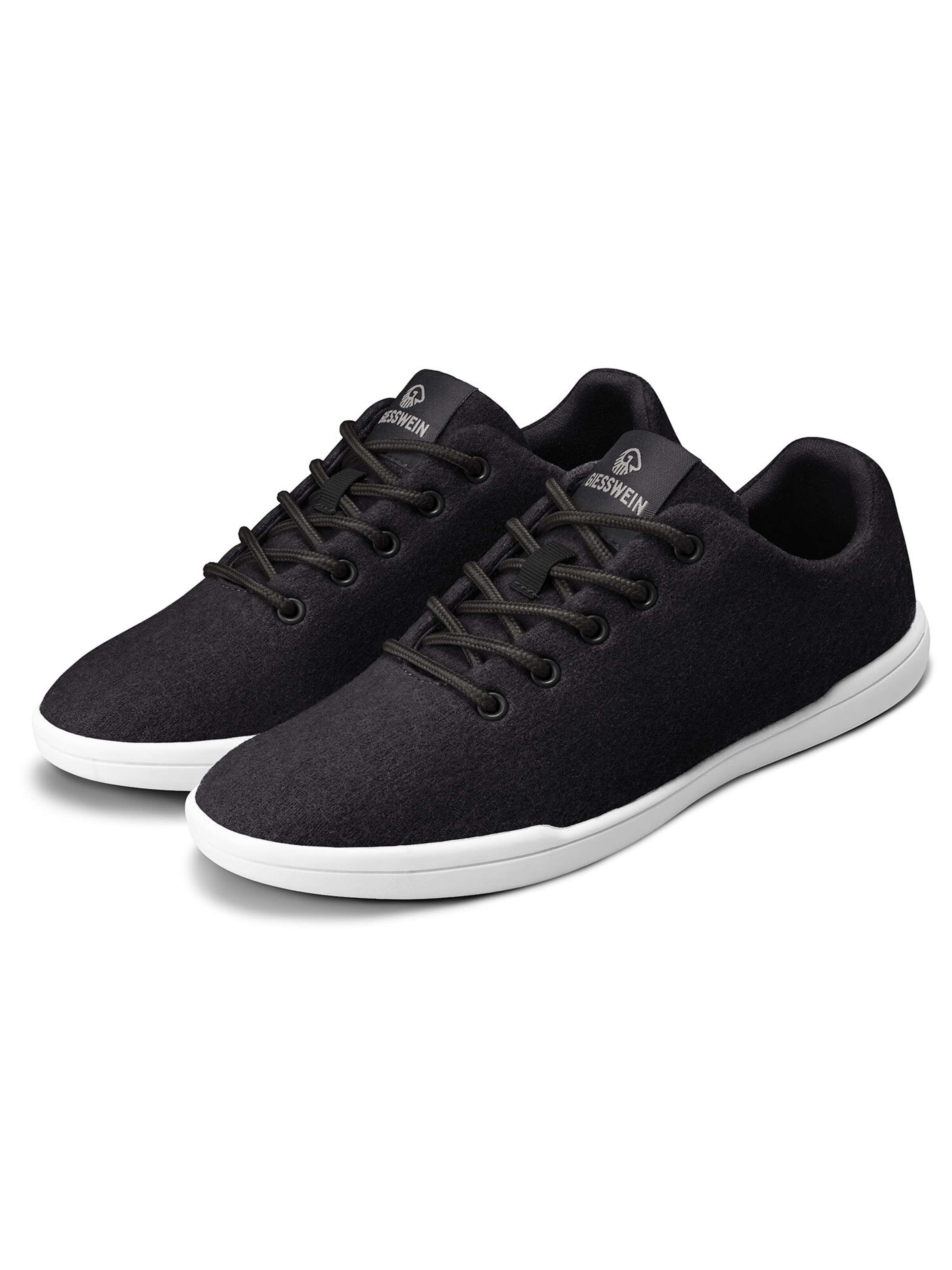 Baskets basses GIESSWEIN en noir