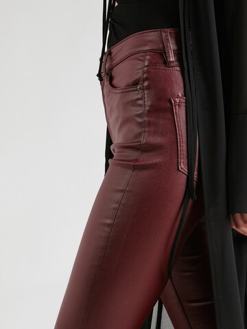 Skinny Jeans 'Izabell' di s.Oliver in rosso