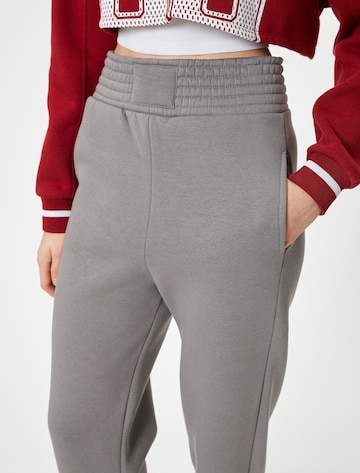 Koton Tapered Pants in Grey