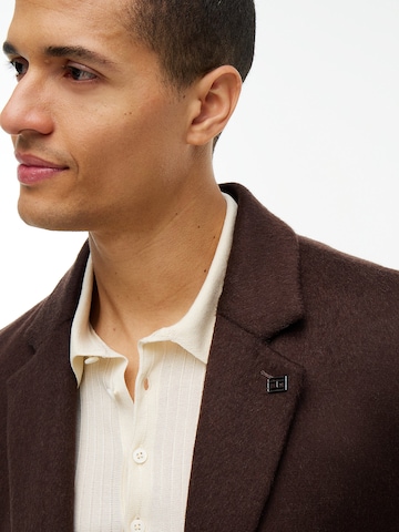 TOMMY HILFIGER Between-seasons coat 'New York' in Brown