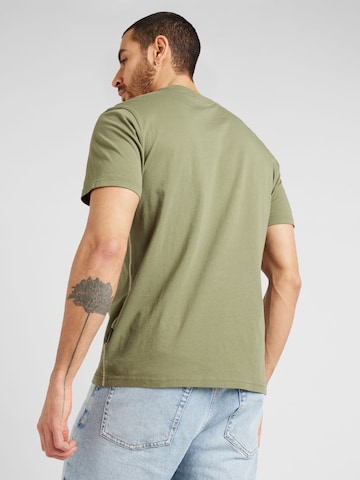 Tricou 'S-AYLMER' de la NAPAPIJRI pe verde