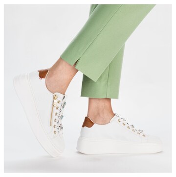 Rieker Sneakers in White: front