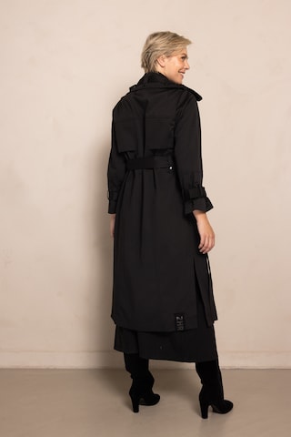 Zhrill Between-Seasons Coat in Black