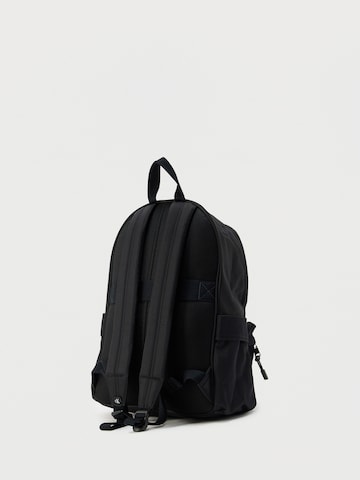 Calvin Klein Jeans Reppu värissä musta