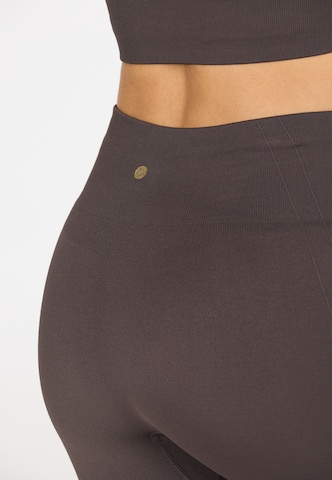 Athlecia Slim fit Leggings in Brown