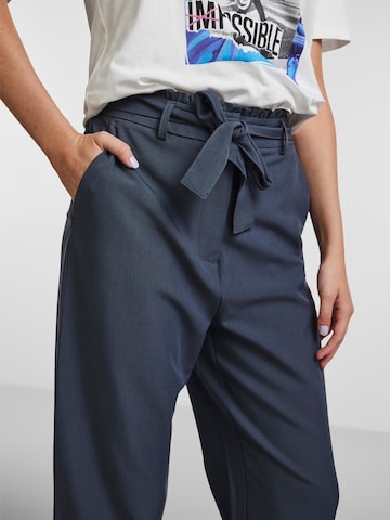 regular Pantaloni 'Bosella' di PIECES in blu
