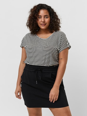 Tricou 'Ava' de la Vero Moda Curve pe negru: față