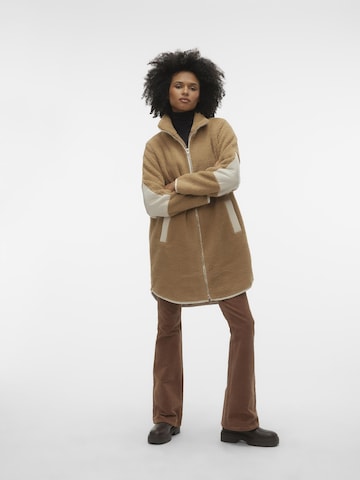 VERO MODA Between-Seasons Coat 'LUNE' in Brown: front