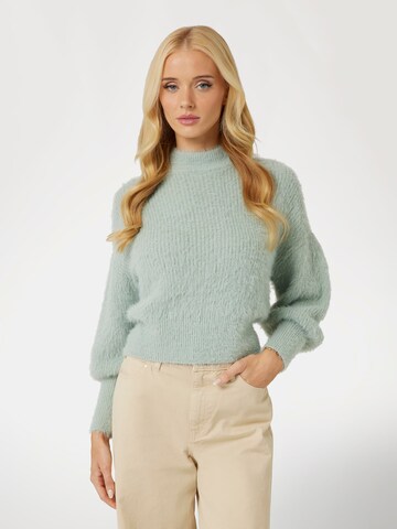GUESS Pullover in Grün: Vorderseite