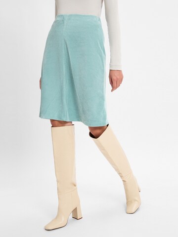 Marie Lund Skirt in Green: front