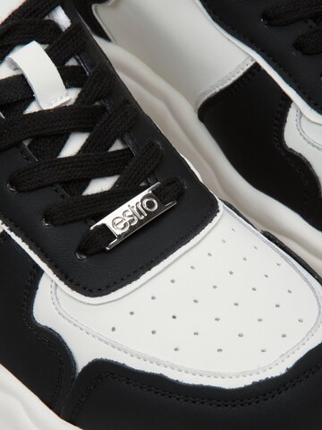 Estro Låg sneaker '3002' i svart