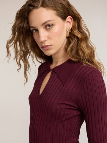 Pull-over MOTIVI en rouge