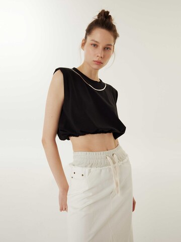 Twist Top in Schwarz: Vorderseite