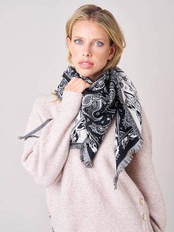 Deeluxe Scarf in Black
