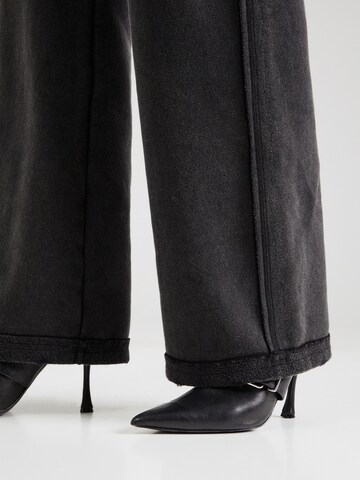 GUESS Originals Regular Hose 'GO DISTRESSED' in Schwarz