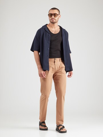 Regular Pantaloni cutați de la La Martina pe maro
