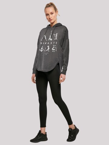 F4NT4STIC Sweatshirt 'Namaste Yoga Skelett Halloween' in Grau