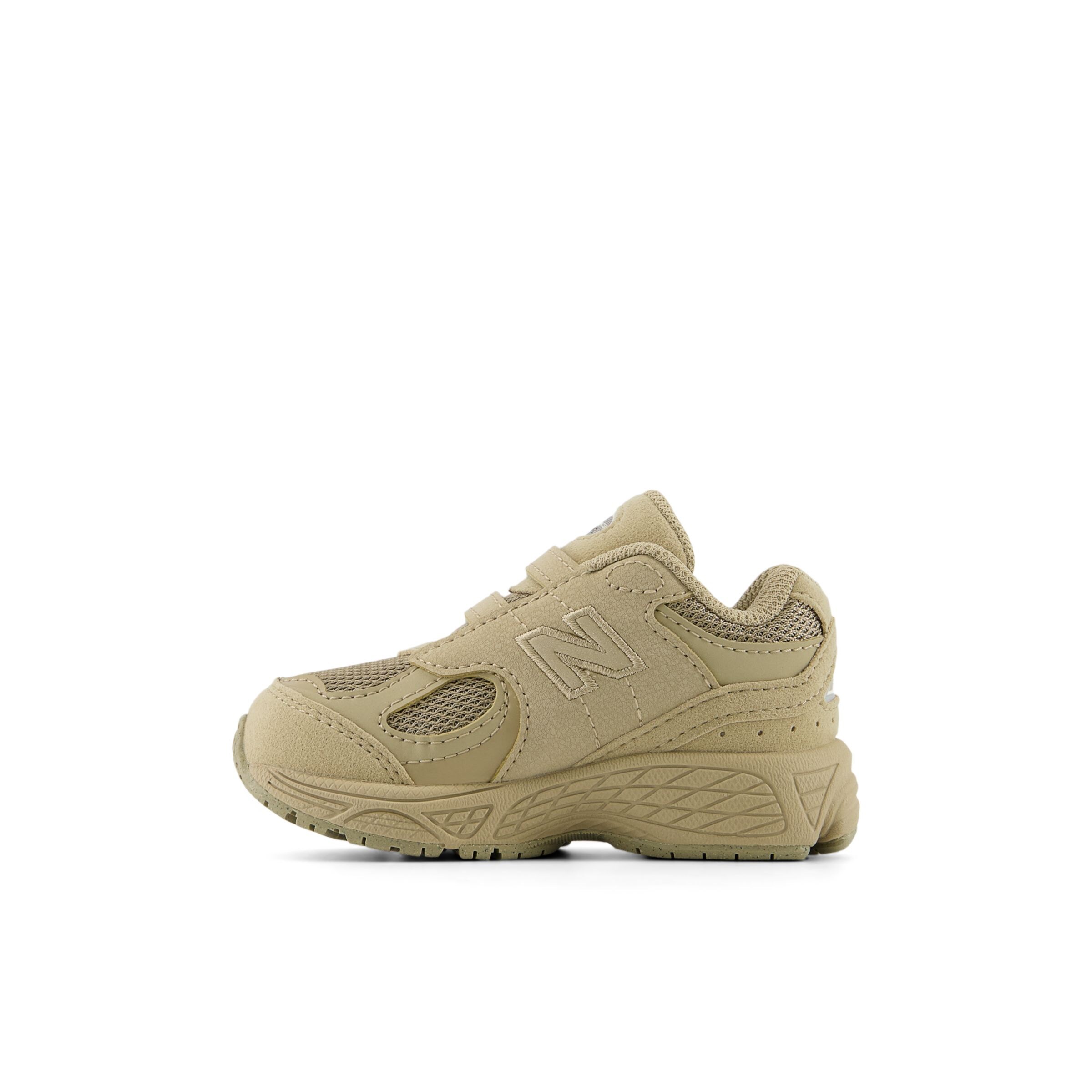 new balance Sneakers '2002' in Beige