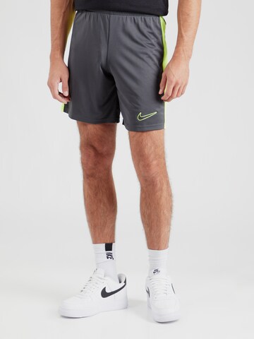 Regular Pantalon de sport 'ACADEMY23' NIKE en gris : devant