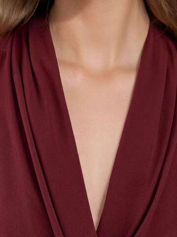 Haut Hiccup en rouge