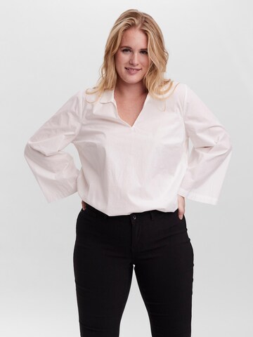 Chemisier Vero Moda Curve en blanc : devant