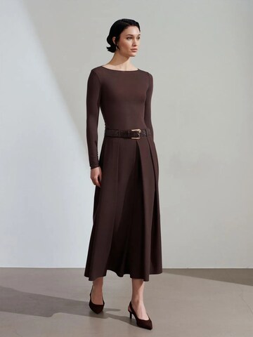 Dilvin Skirt in Brown: front