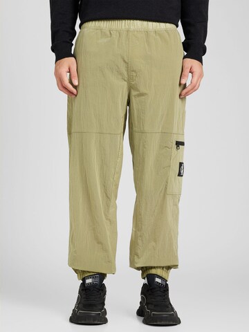 Tapered Pantaloni di Calvin Klein Jeans in verde: frontale