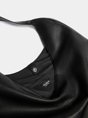 Pull&Bear Tasche in Schwarz