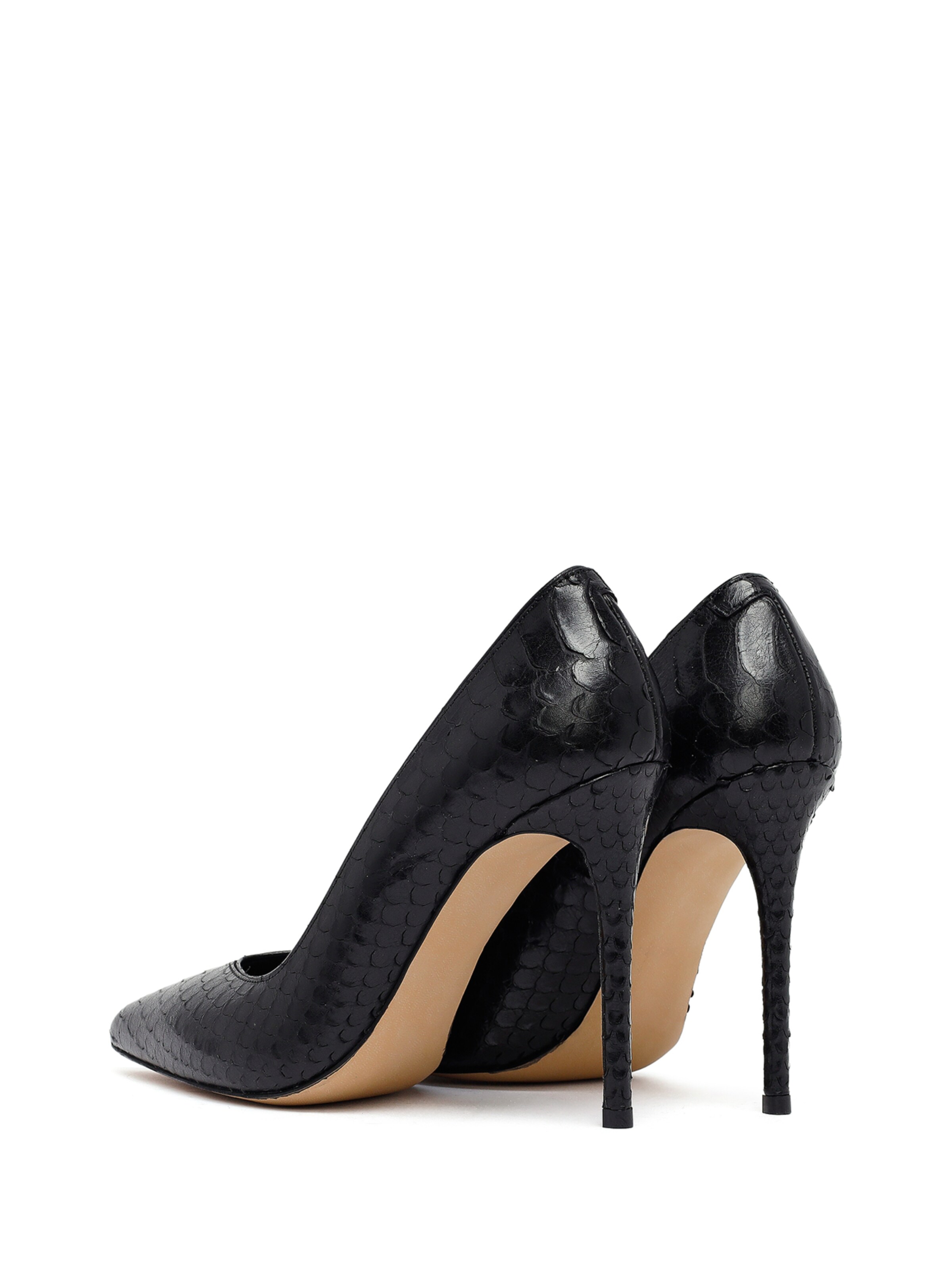 Derimod Pumps in Black