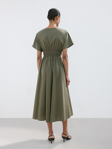 MANGO Kleid 'Hug' in Grün