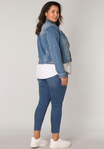 BASE LEVEL CURVY Jacke in Blau