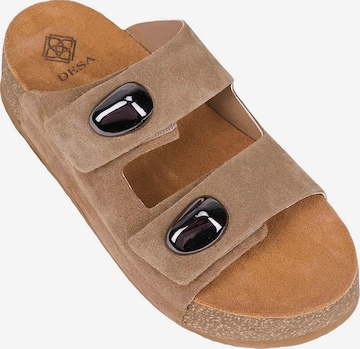 Desa - Zapatillas de casa 'DESA Damen-Wildleder-Sandalen mit Keilabsatz' en beige: frente