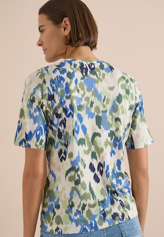 Tricou de la CECIL pe bej