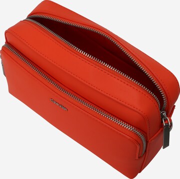 Calvin Klein Skuldertaske i orange