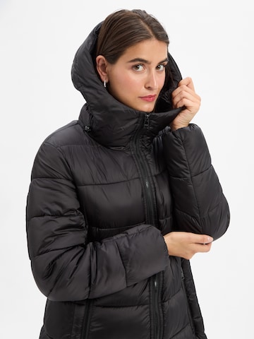 Manteau d’hiver Marc Cain en noir