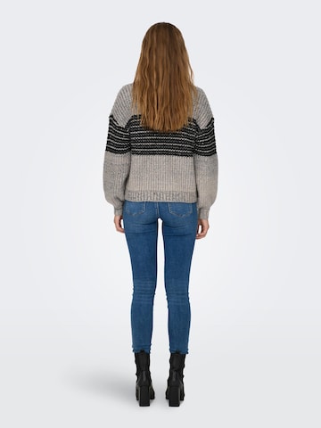 Pull-over 'Lucilla' ONLY en gris